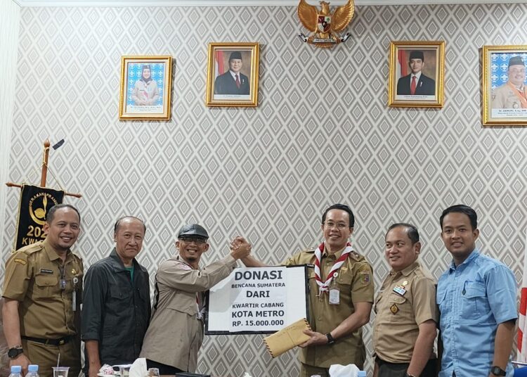 Kwarda Lampung Terima Donasi Bumbing Kemanusiaan Dari Kwarcab Kota Metro Untuk Banjir Sumatera